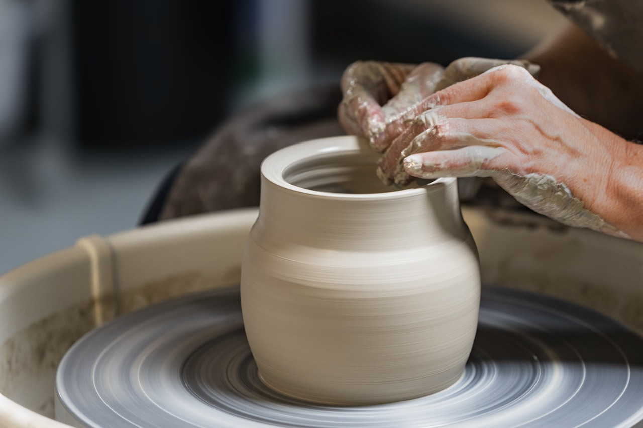 Guide to Buying the Perfect Pottery Wheel